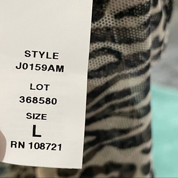NWT Antistar Black & White Animal Cheetah Zebra Print Short Sleeve Sheer size L - Picture 4 of 11
